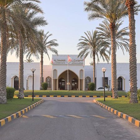 Capital O133 Al Sawadi Beach Resort & Spa バルカ エクステリア 写真