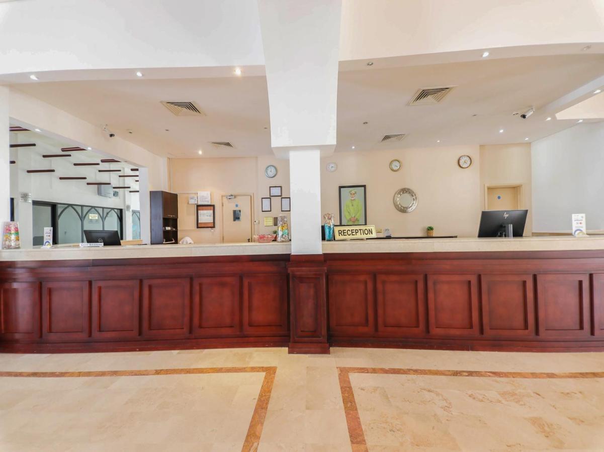 Capital O133 Al Sawadi Beach Resort & Spa バルカ エクステリア 写真