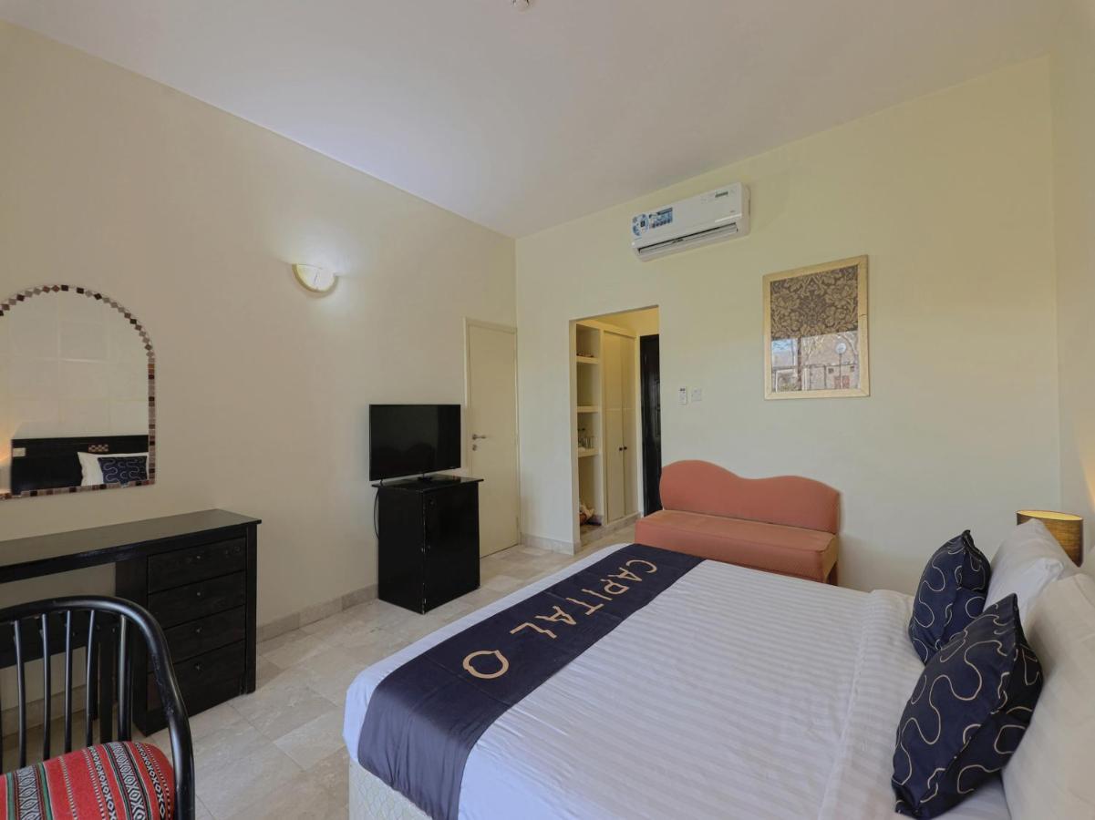 Capital O133 Al Sawadi Beach Resort & Spa バルカ エクステリア 写真