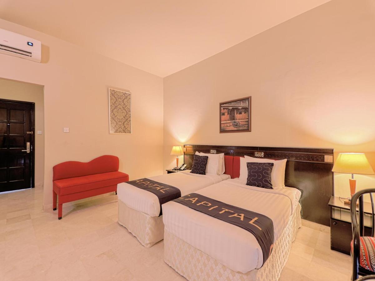 Capital O133 Al Sawadi Beach Resort & Spa バルカ エクステリア 写真