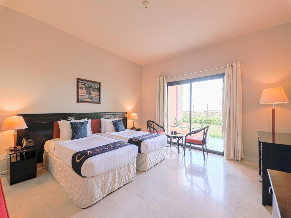 Capital O133 Al Sawadi Beach Resort & Spa バルカ エクステリア 写真