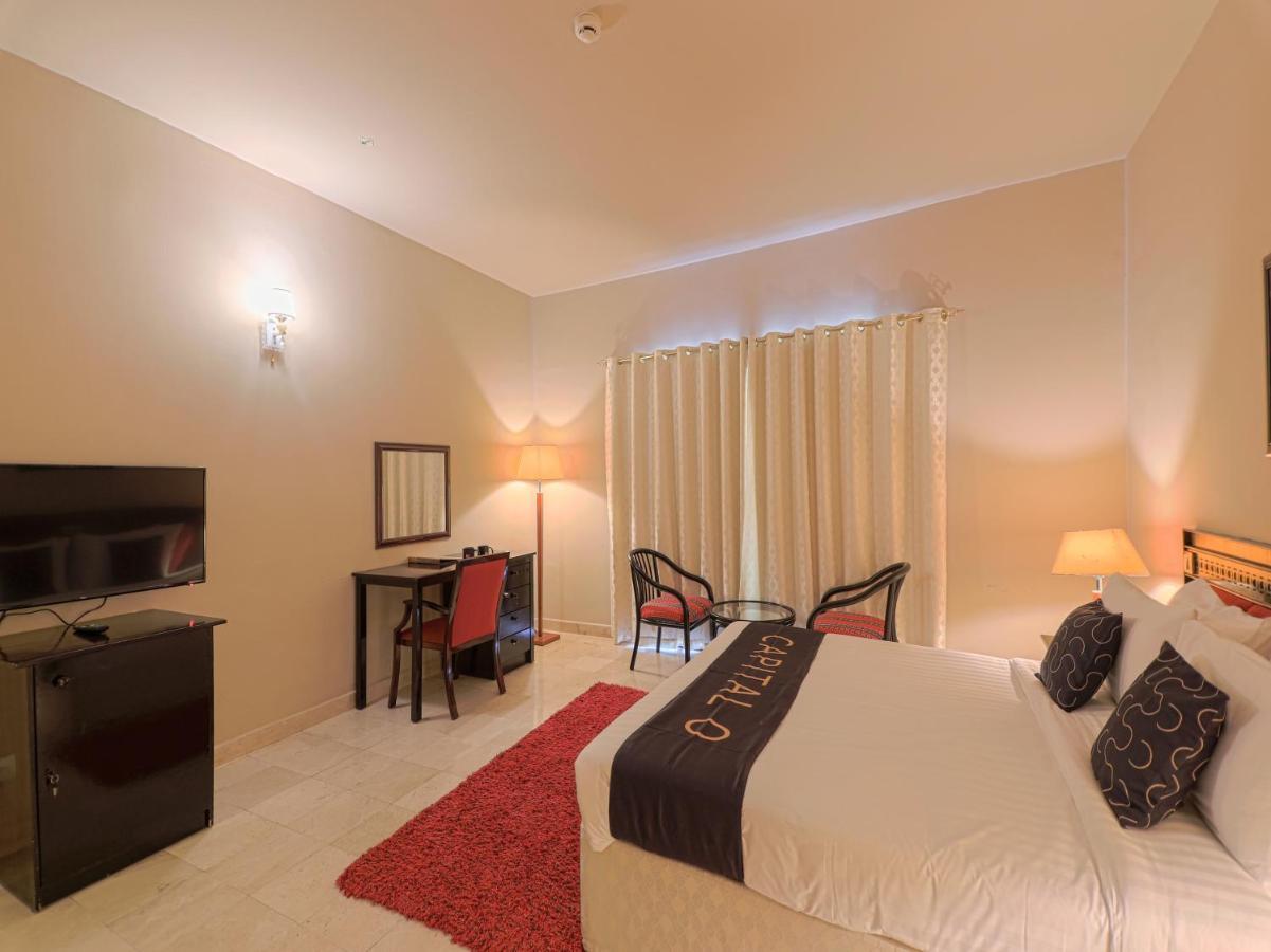 Capital O133 Al Sawadi Beach Resort & Spa バルカ エクステリア 写真