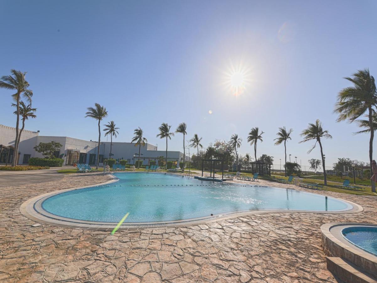 Capital O133 Al Sawadi Beach Resort & Spa バルカ エクステリア 写真