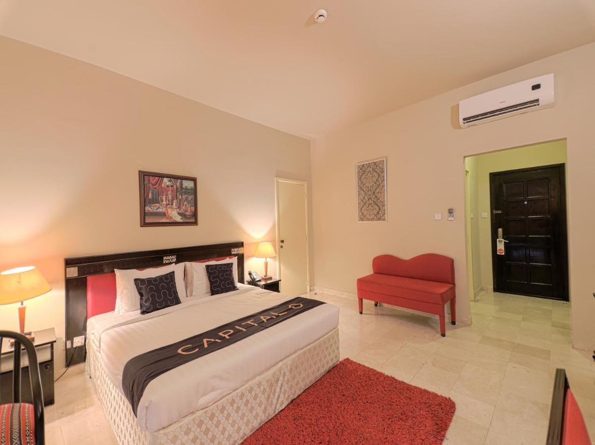 Capital O133 Al Sawadi Beach Resort & Spa バルカ エクステリア 写真