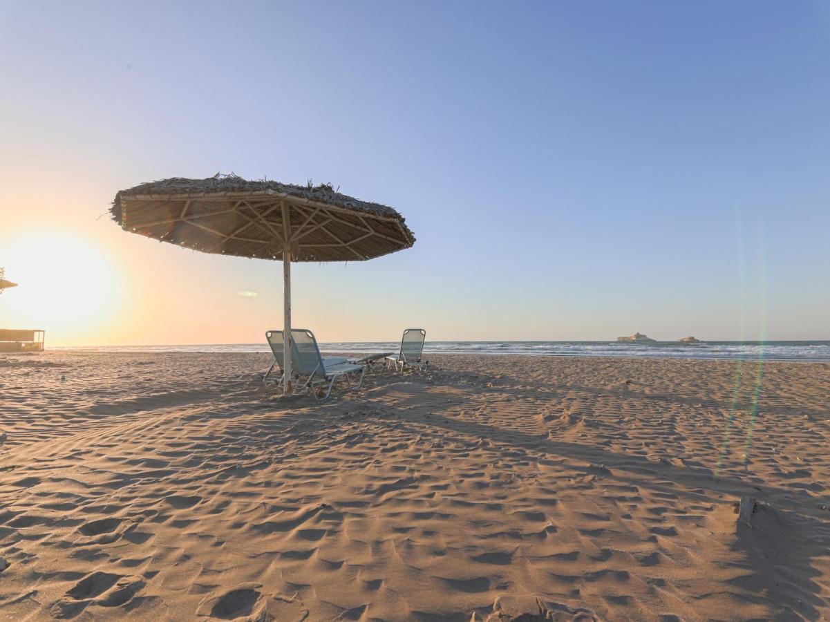 Capital O133 Al Sawadi Beach Resort & Spa バルカ エクステリア 写真
