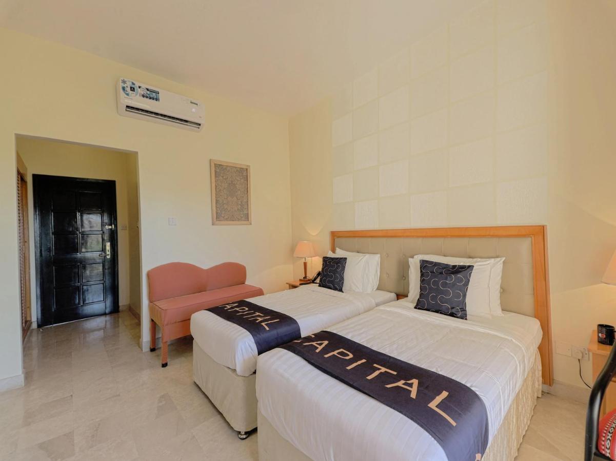 Capital O133 Al Sawadi Beach Resort & Spa バルカ エクステリア 写真