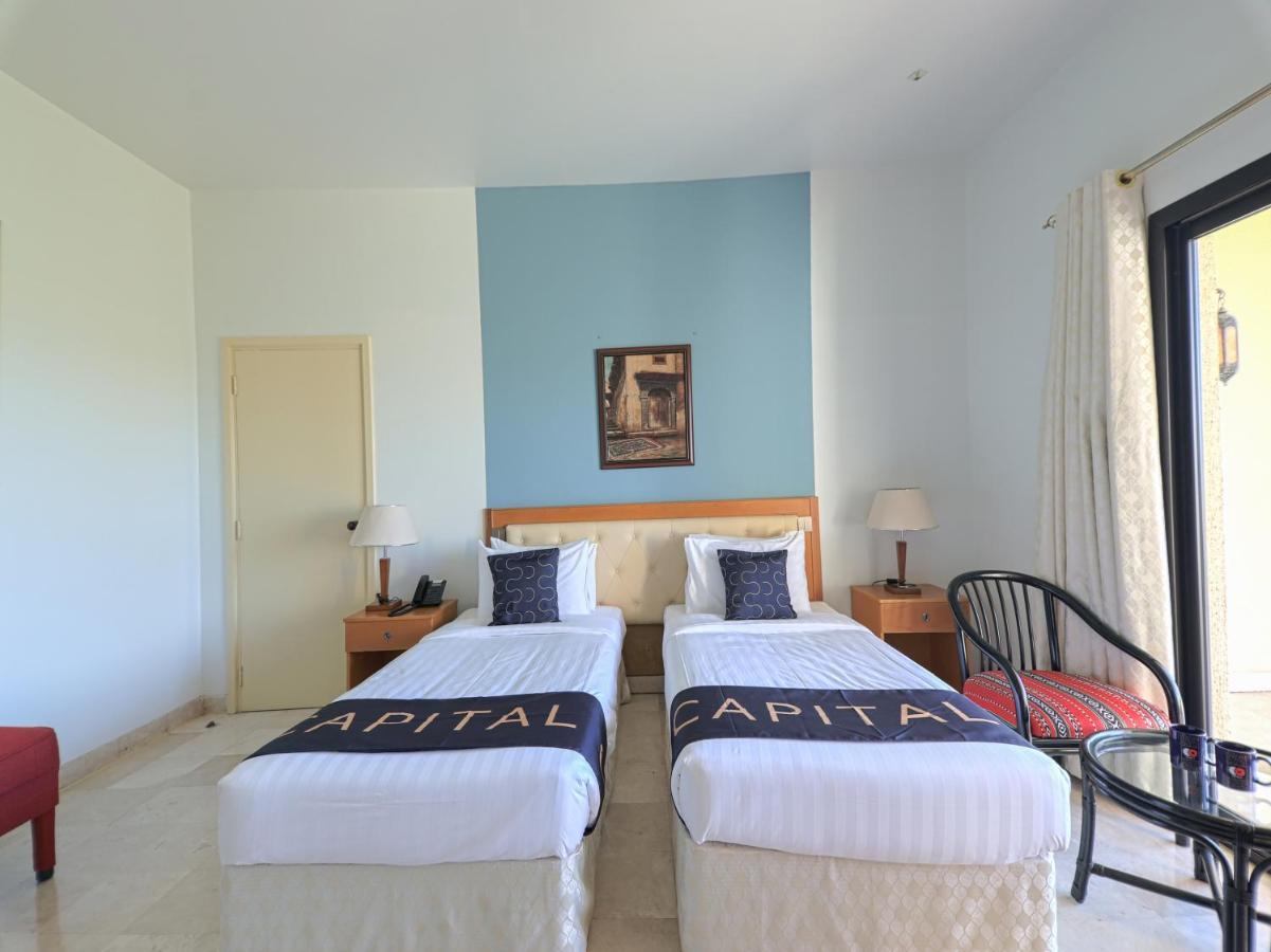 Capital O133 Al Sawadi Beach Resort & Spa バルカ エクステリア 写真